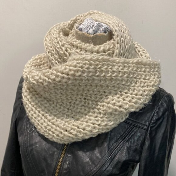 Grey Infinity Scarf Metallic Weaved Textured 48x9 - Picture 5 of 7